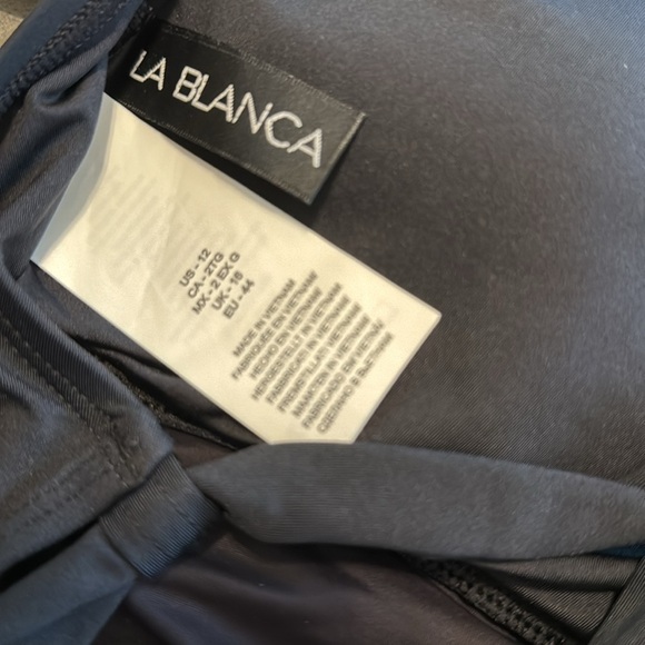 New! La Bianca Island Goddess High Neck Keyhole
One Piece - Black - Picture 6 of 7